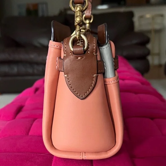 SOLD LIVE Coach 1941 - 2022 Peach & Brown Glove-tanned Leather Crossbody - Picture 6 of 16